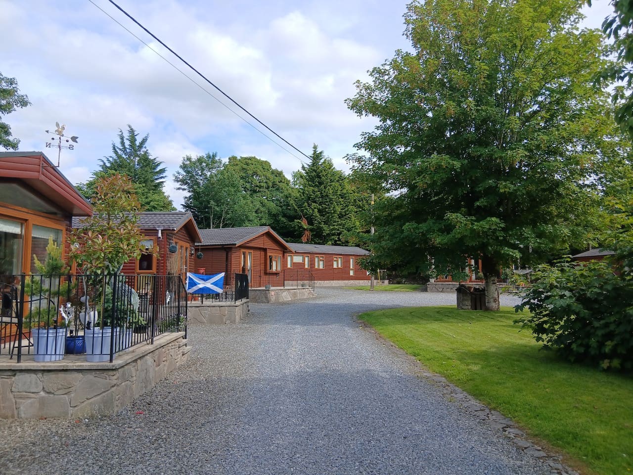 Peacock Lodge Quirky & Tranquil Home Away from Home in 5a Grand Eagles, Nether Coul, Auchterarder, Perthshire PH3 1ET - Property image 30 - VivreStays