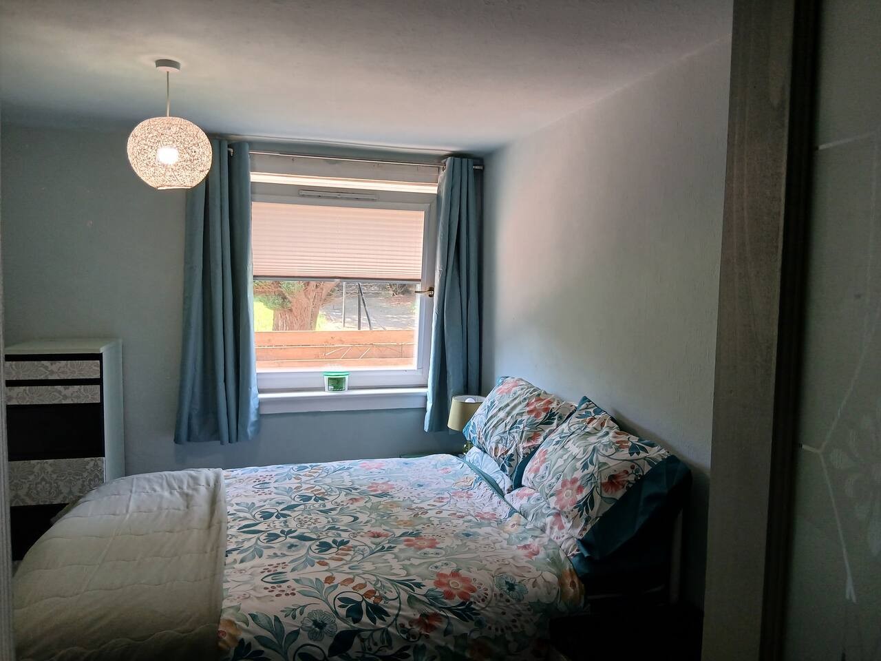 Dumfries 2BR Apartment | Free Parking | Near Robert Burns Centre in 4 Mill Road Dumfries and Galloway DG2 7BE - Property image 9 - VivreStays