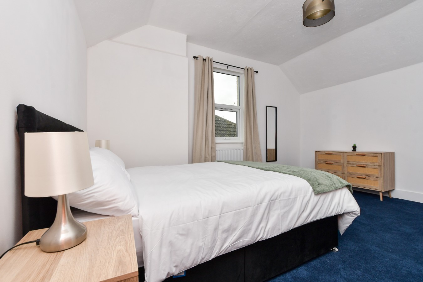 Contractor-Friendly 6BR 6 En-Suites | Free Parking in 241 Folkestone Road, Dover, Kent, CT17 9LL - Property image 20 - VivreStays