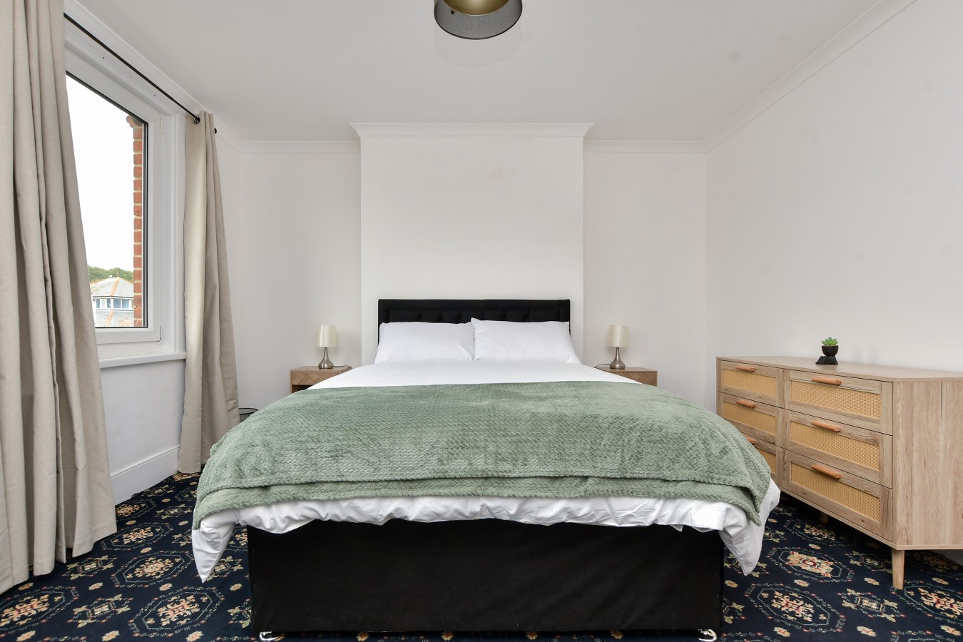 Contractor-Friendly 6BR 6 En-Suites | Free Parking in 241 Folkestone Road, Dover, Kent, CT17 9LL - Property image 23 - VivreStays