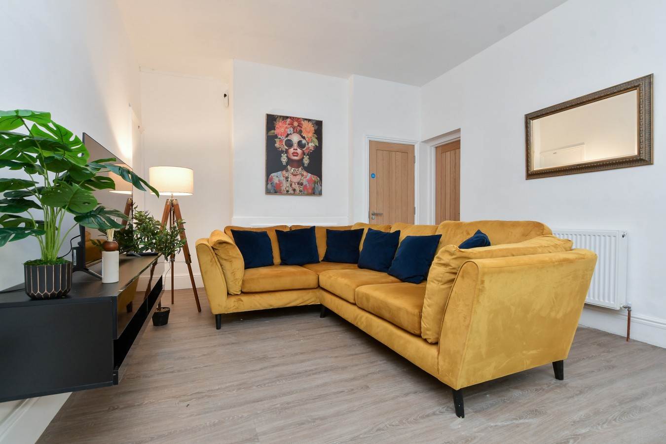 Contractor-Friendly 6BR 6 En-Suites | Free Parking in 241 Folkestone Road, Dover, Kent, CT17 9LL - Property image 16 - VivreStays