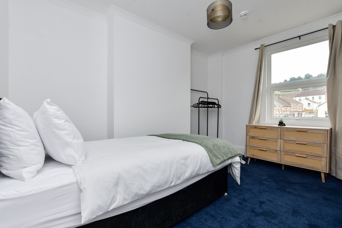 Contractor-Friendly 6BR 6 En-Suites | Free Parking in 241 Folkestone Road, Dover, Kent, CT17 9LL - Property image 28 - VivreStays
