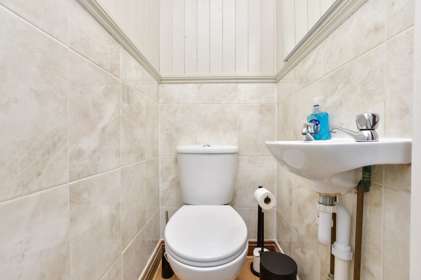 Contractor-Friendly 6BR 6 En-Suites | Free Parking in 241 Folkestone Road, Dover, Kent, CT17 9LL - Property image 29 - VivreStays