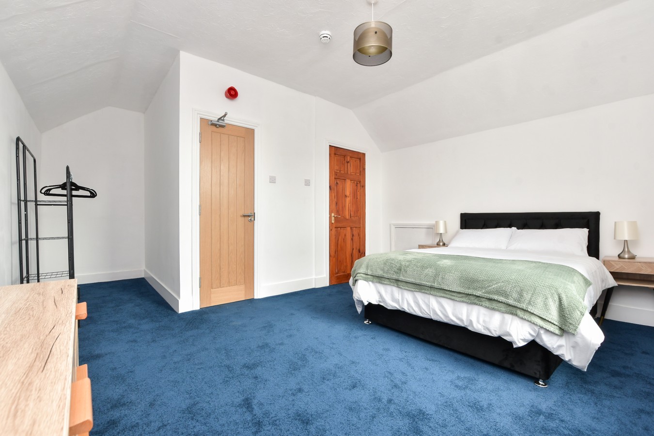 Contractor-Friendly 6BR 6 En-Suites | Free Parking in 241 Folkestone Road, Dover, Kent, CT17 9LL - Property image 19 - VivreStays