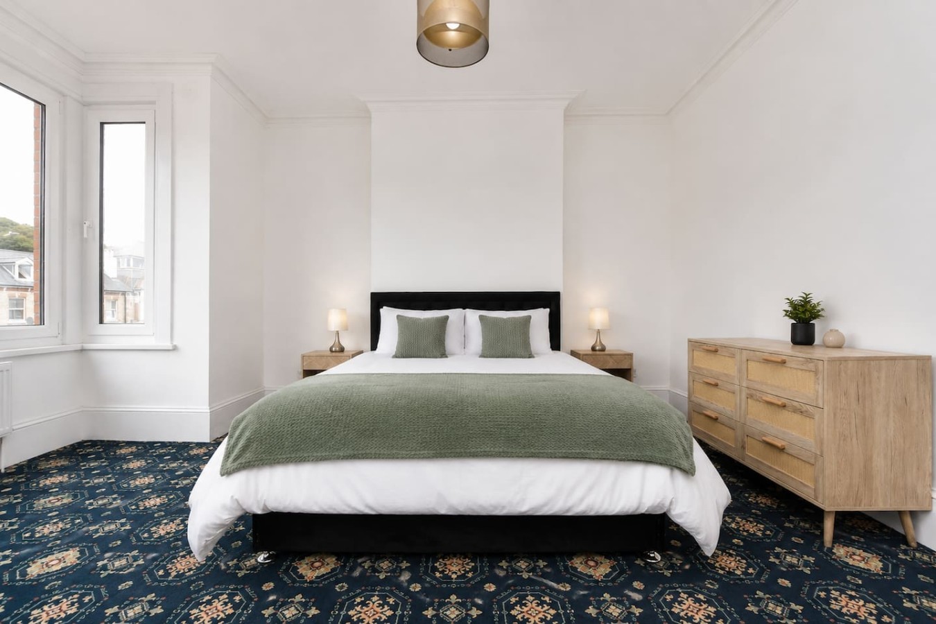 Contractor-Friendly 6BR 6 En-Suites | Free Parking in 241 Folkestone Road, Dover, Kent, CT17 9LL - Property image 5 - VivreStays