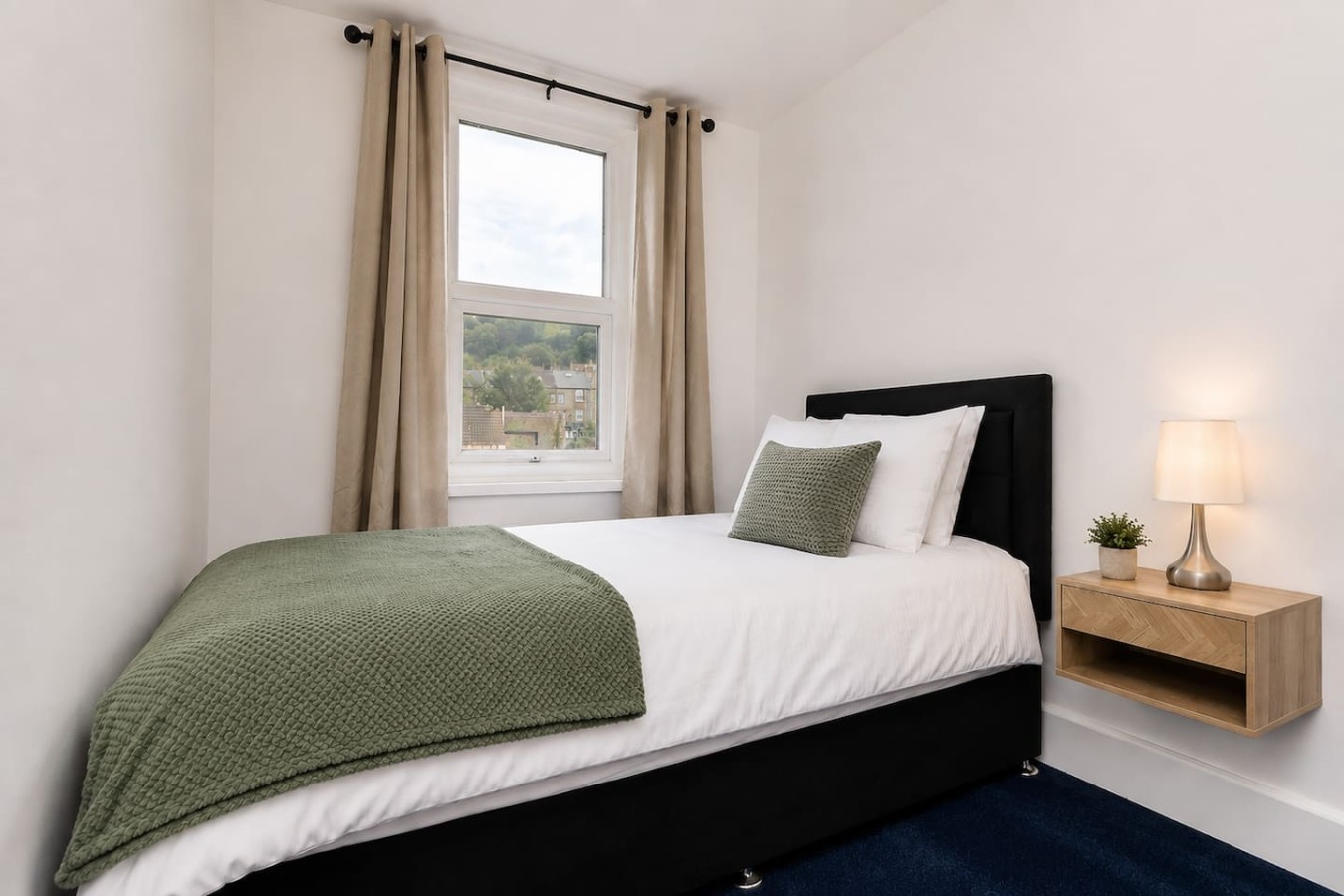 Contractor-Friendly 6BR 6 En-Suites | Free Parking in 241 Folkestone Road, Dover, Kent, CT17 9LL - Property image 8 - VivreStays