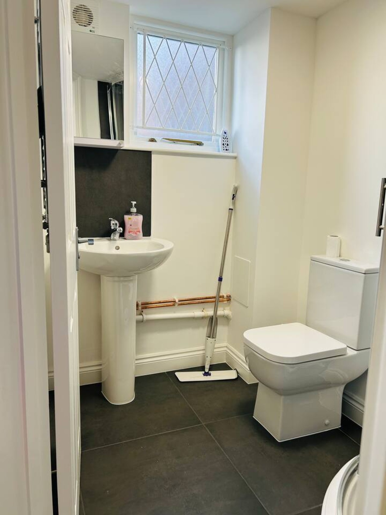 1-Bed Apt Close to Town Centre & Train Station in Mare Fair Flat 1, No 35 - Property image 13 - VivreStays