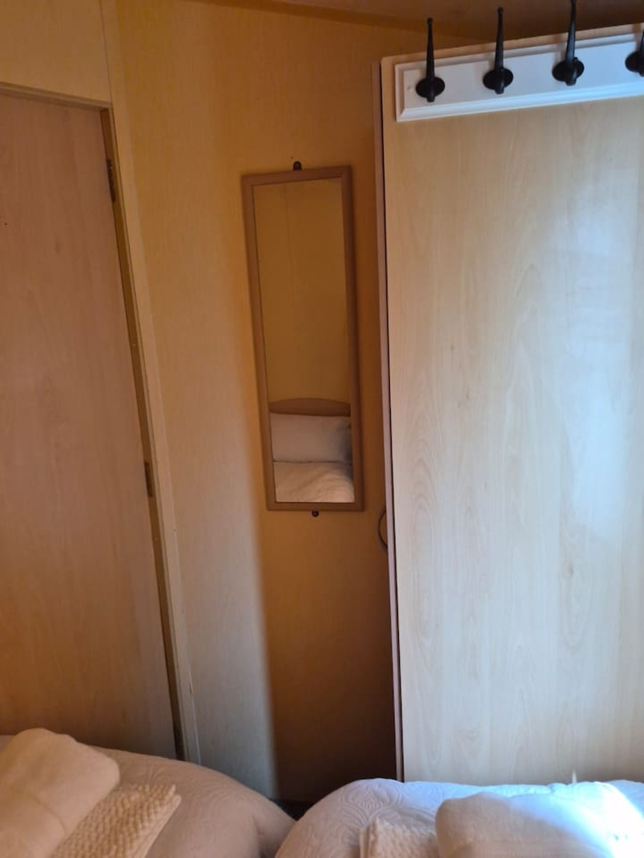 Cosy Caravan: 2BR in Sandown Sleeps 4 with Free Parking in The Fairway, Sandown PO36 9PS, UK - Property image 17 - VivreStays