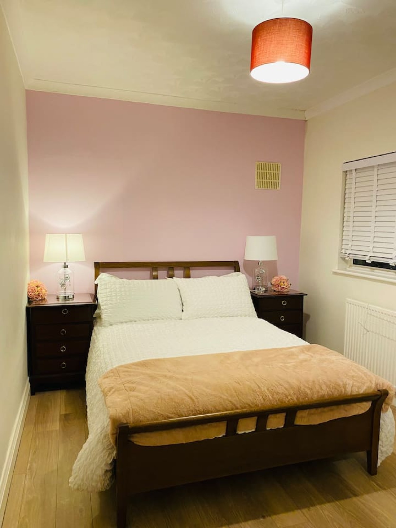 Red Brick Haven 5Bed 2Bath for Memorable Reunions in 18 Cadets Walk, East Cowes PO32 6JP, UK - Property image 10 - VivreStays