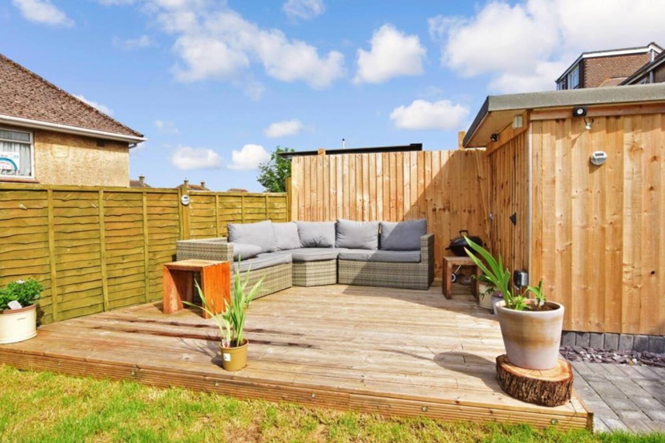 Red Brick Haven 5Bed 2Bath for Memorable Reunions in 18 Cadets Walk, East Cowes PO32 6JP, UK - Property image 3 - VivreStays