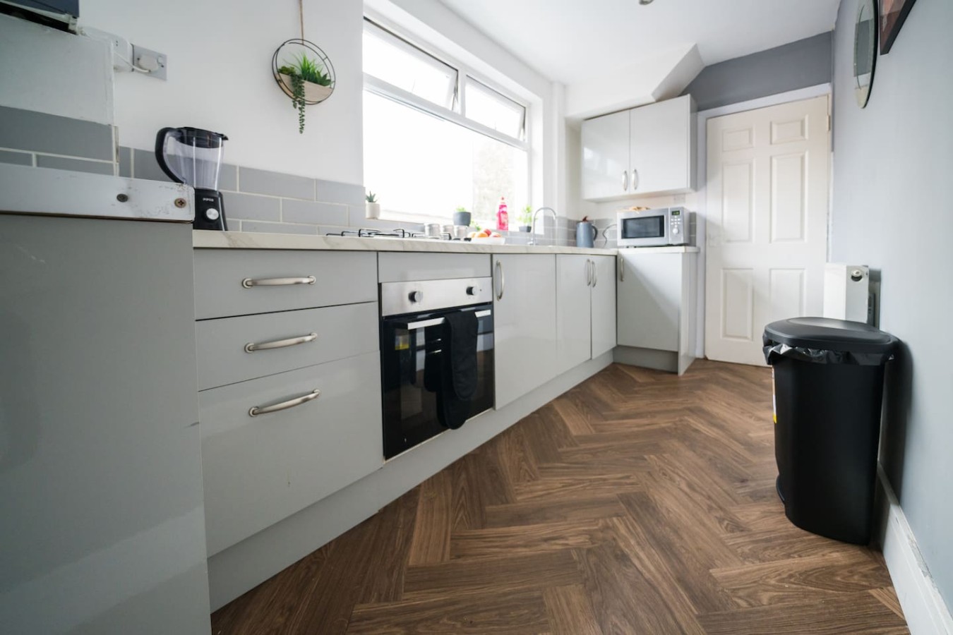 Spacious 4BR | Sleeps 10 | Free Parking in 236 Albany Rd, Cardiff CF24 3RZ, UK - Property image 21 - VivreStays