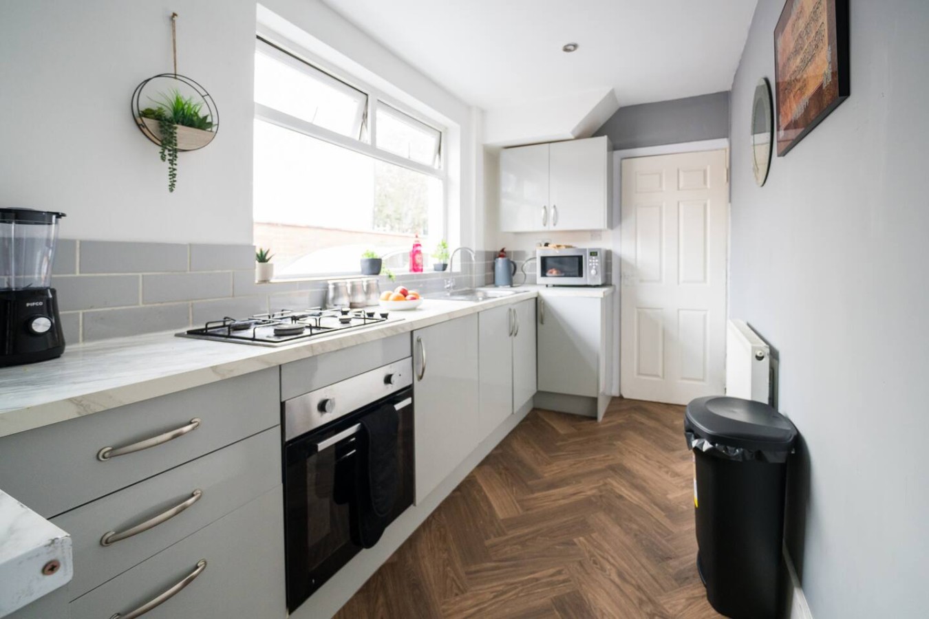 Spacious 4BR | Sleeps 10 | Free Parking in 236 Albany Rd, Cardiff CF24 3RZ, UK - Property image 20 - VivreStays