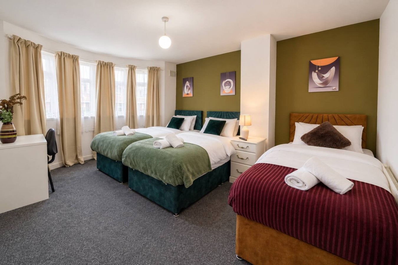 Spacious 4BR | Sleeps 10 | Free Parking in 236 Albany Rd, Cardiff CF24 3RZ, UK - Property image 13 - VivreStays