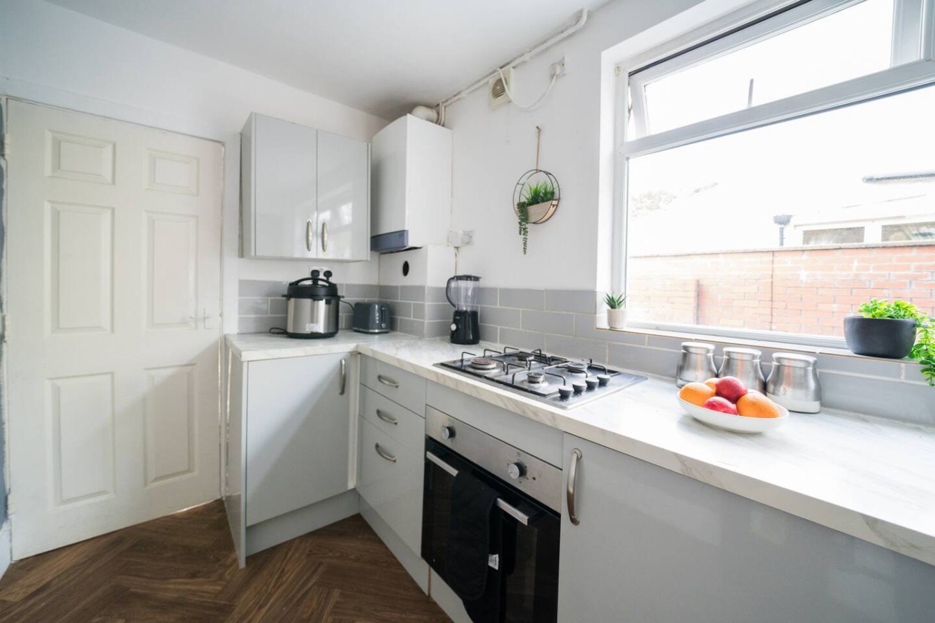 Spacious 4BR | Sleeps 10 | Free Parking in 236 Albany Rd, Cardiff CF24 3RZ, UK - Property image 17 - VivreStays