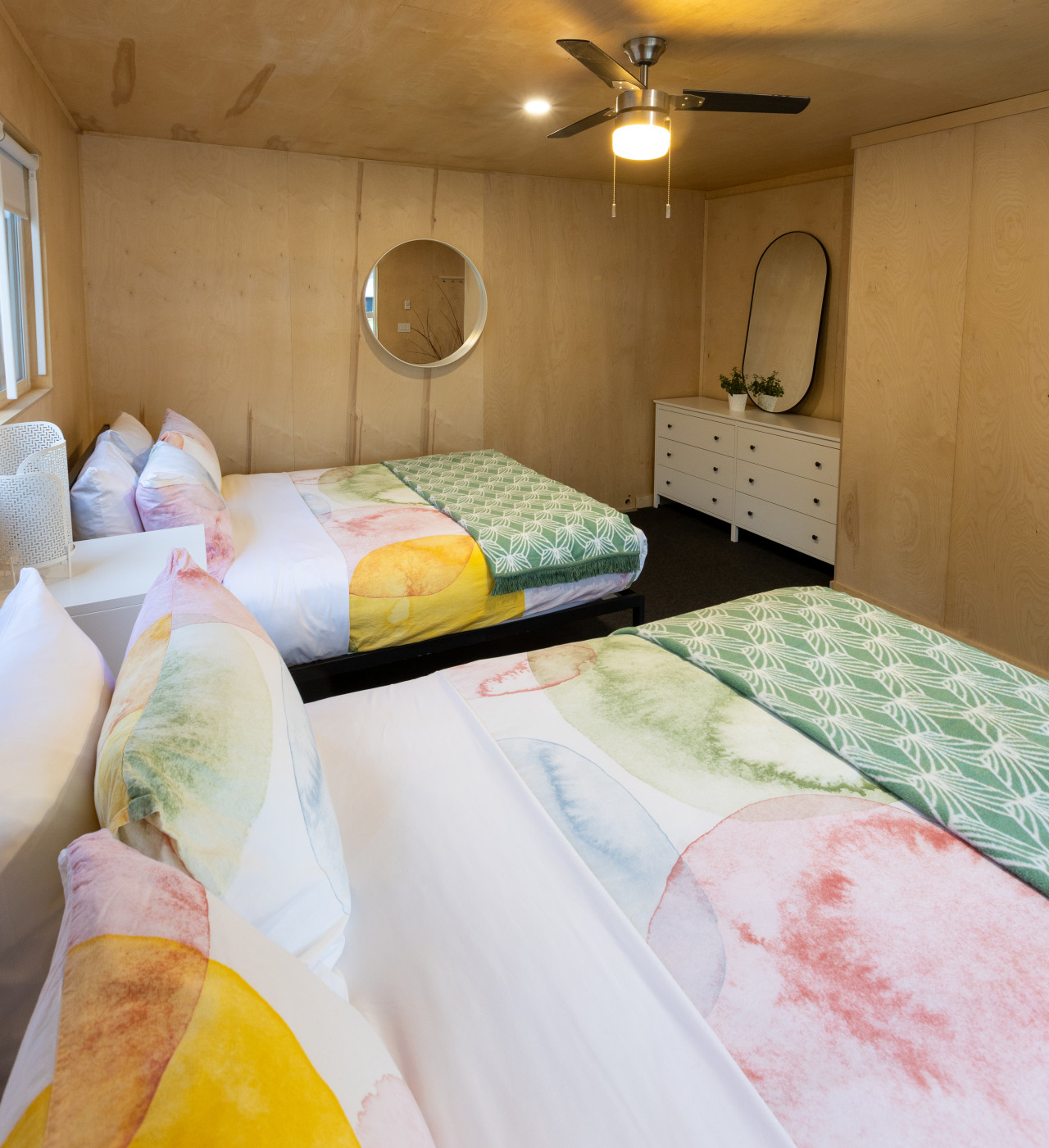 Cozy Cabin With River Access And Wi-fi - Charming Glamping Haven - Canada