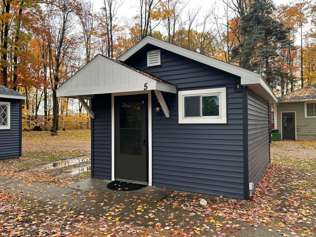 Cottage 5 The Coneflower, 1 Bedroom Cottage — Hidden Haven Cottage Rentals