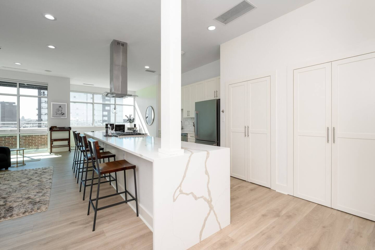 Stylish Space With Terrace And Full Kitchen - Elegant Getaway - Little Rock, AR