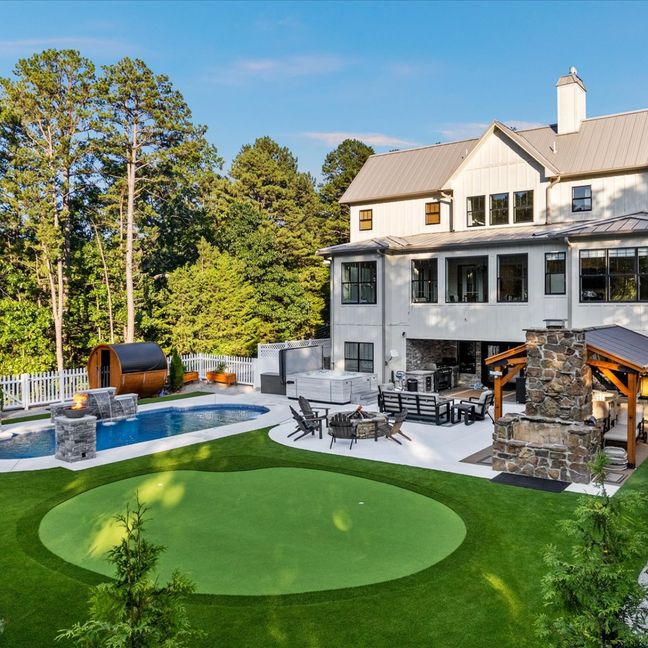 Gourmet Kitchen And Game Room - Luxurious Forest Retreat - Eureka Springs, AR