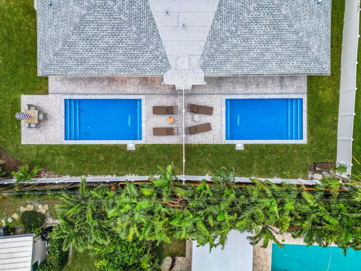 Heated Pool And Beautiful Backyard Retreat - Gorgeous Oasis - Bahamas