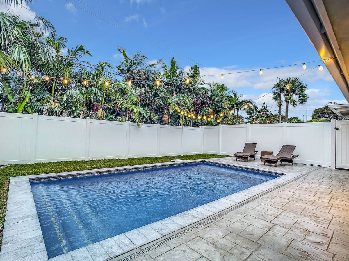 Private Pool And Beautiful Backyard Retreat - Gorgeous Oasis - Bahamas