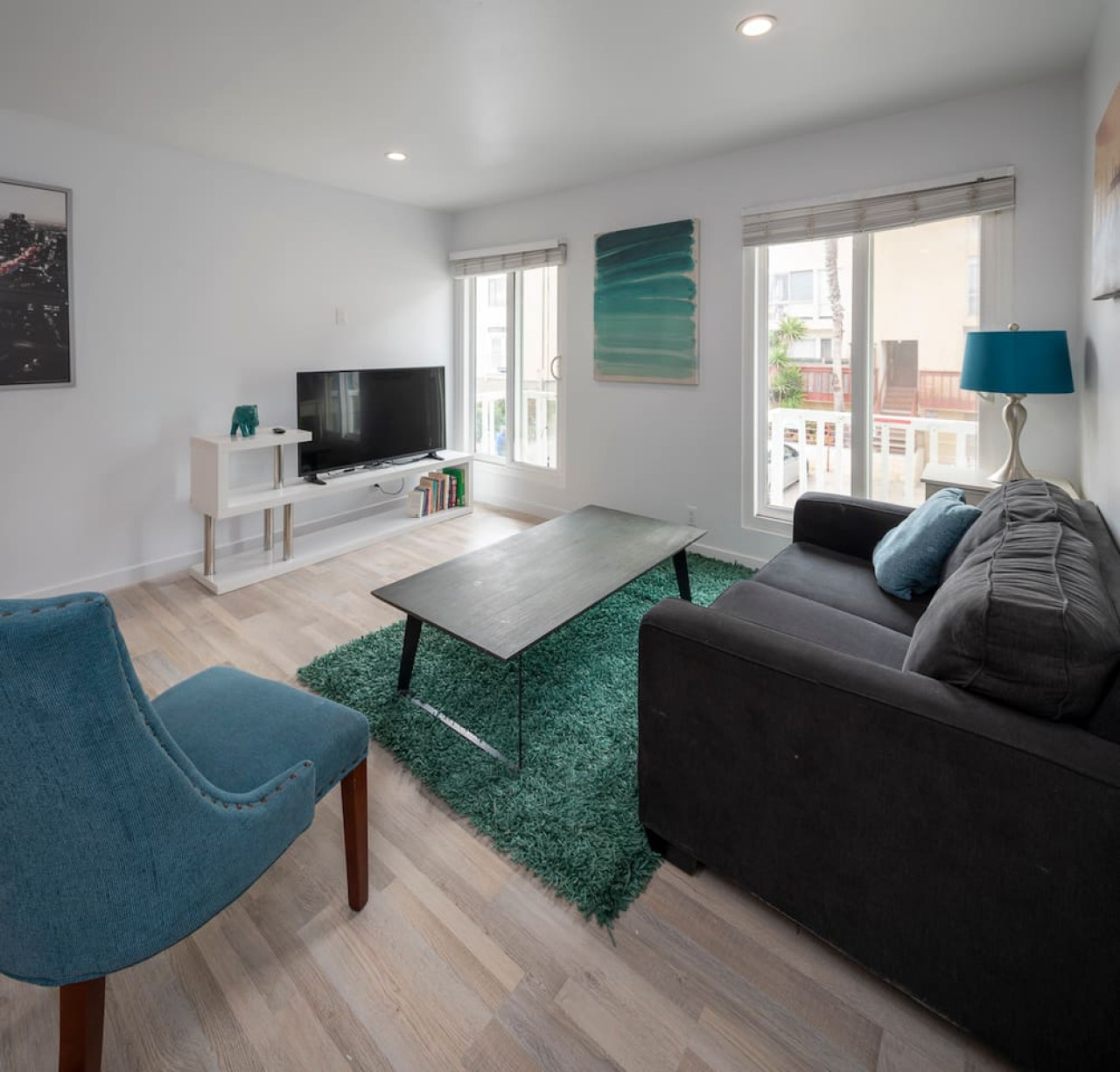 Beautiful And Spacious 1 Bed, Steps To The Beach! - Venice Beach
