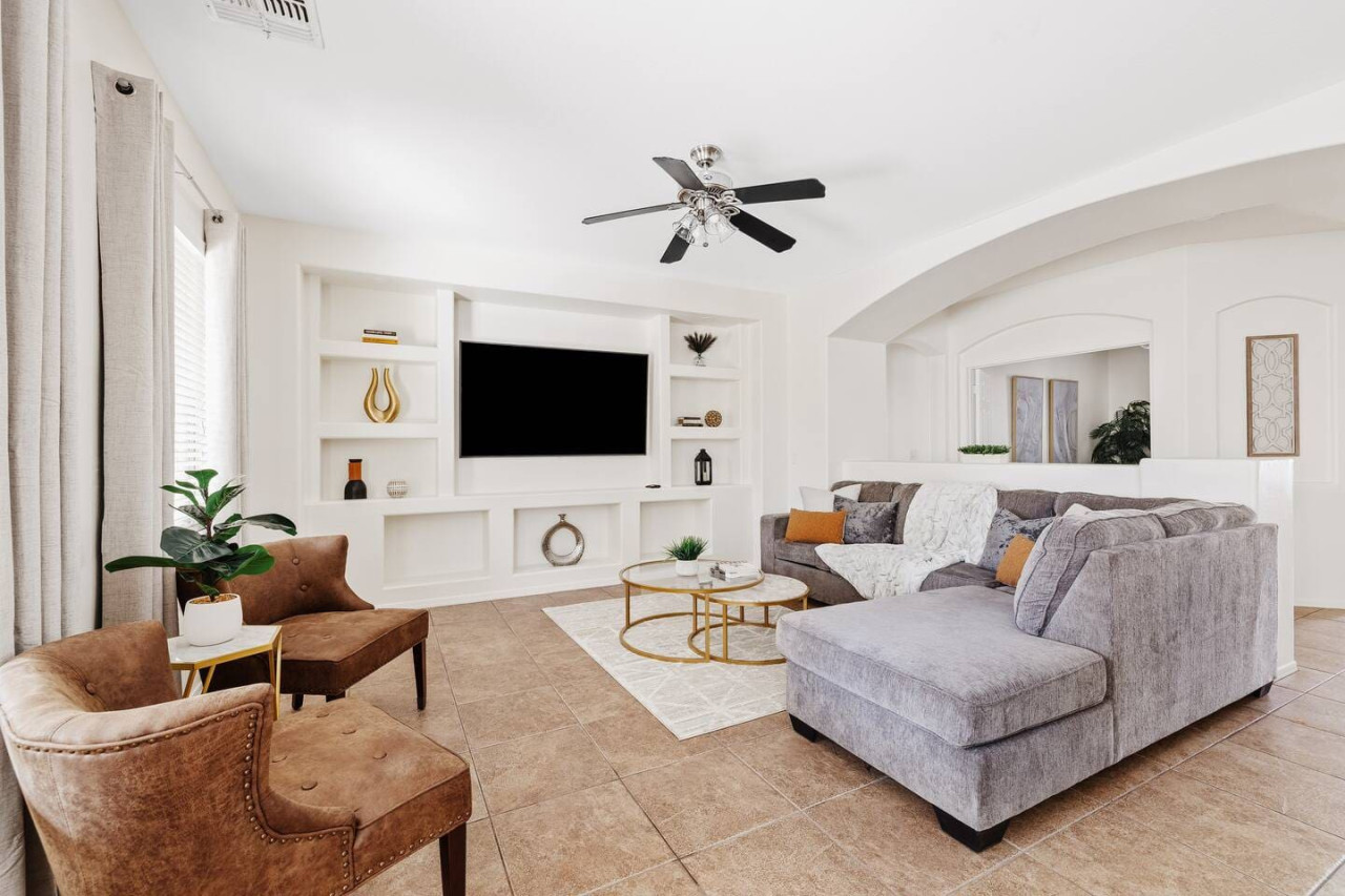Stylish Oasis With Gourmet Kitchen And Outdoor Retreat - Exquisite Escape - Chandler, AZ