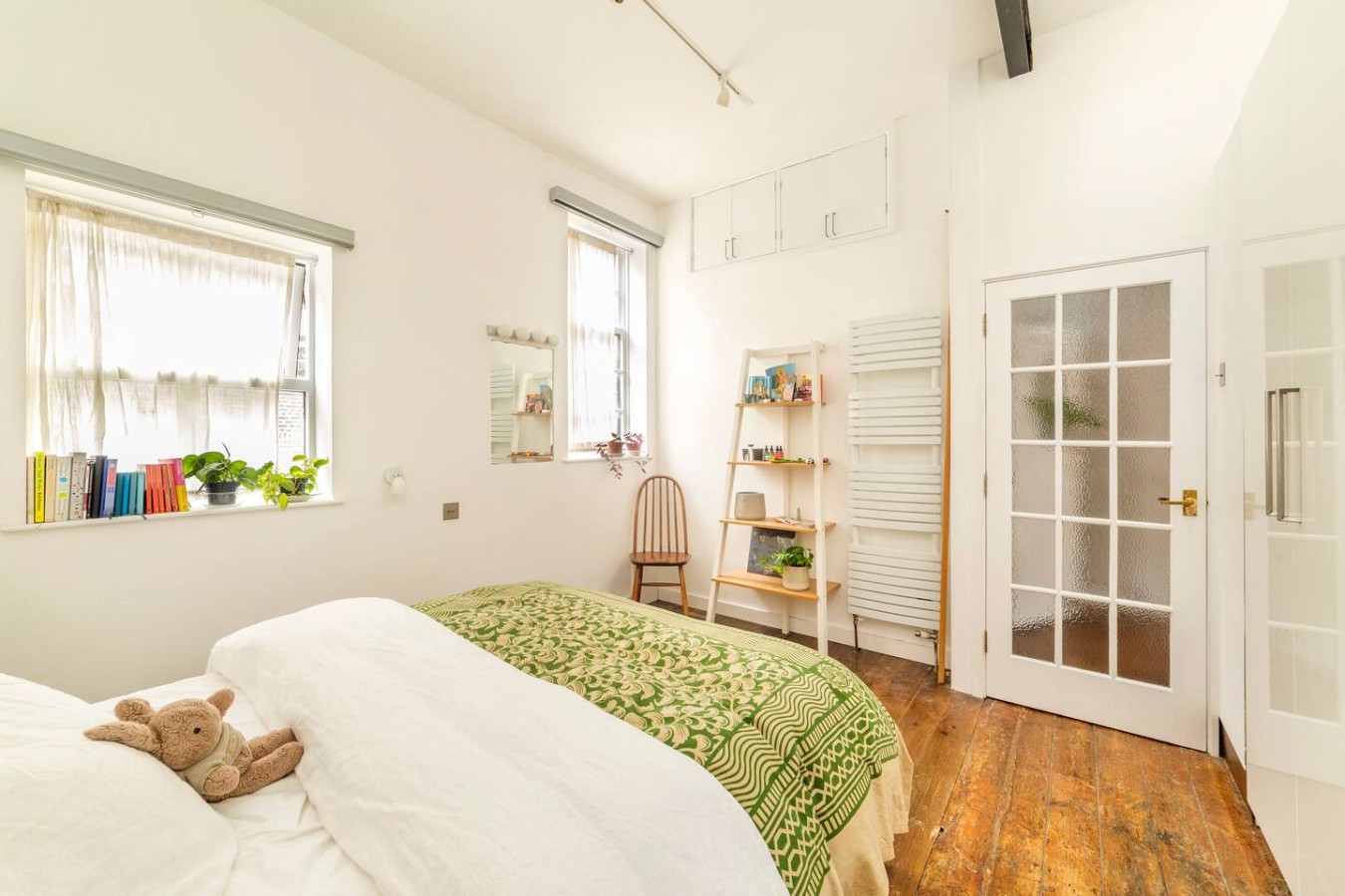 Luxury High Ceiling Apartment by Kings Cross St in 55 Bayham Place - Property image 6 - VivreStays