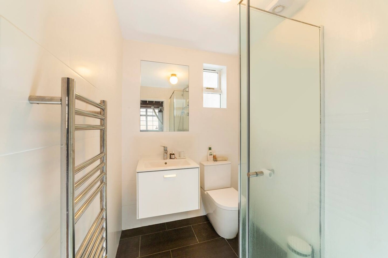 Luxury High Ceiling Apartment by Kings Cross St in 55 Bayham Place - Property image 5 - VivreStays