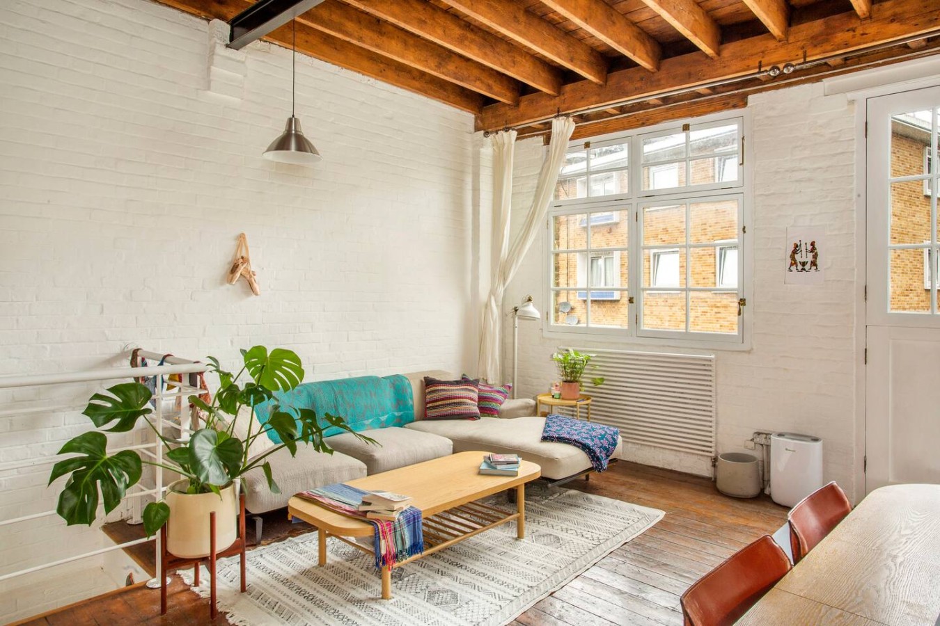 Luxury High Ceiling Apartment by Kings Cross St in 55 Bayham Place - Property image 3 - VivreStays
