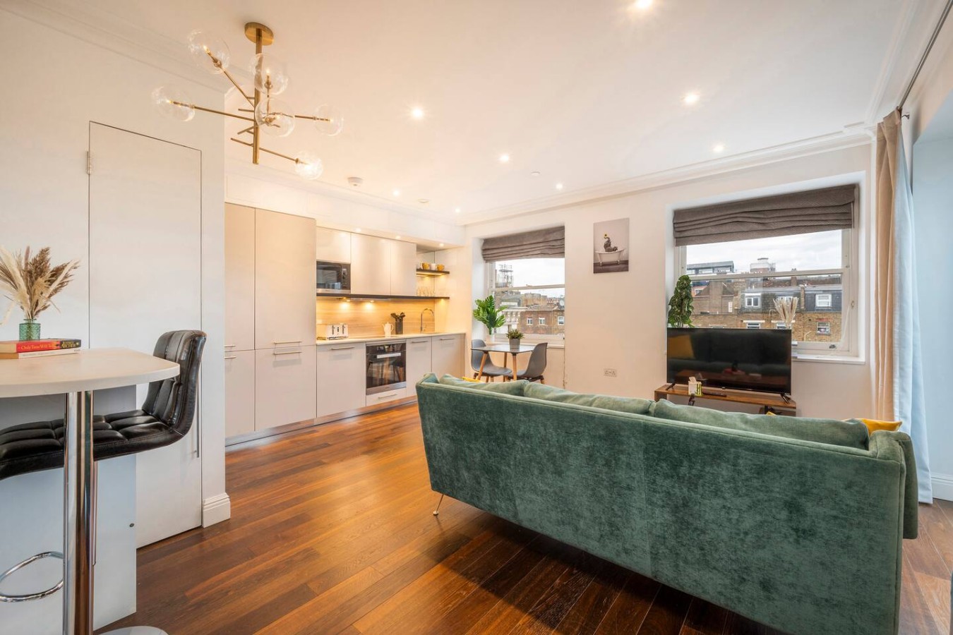 Serene One Bed, W/AC, Bidet, Walk to Baker Street in Flat 14 5 Cuthbert Street - Property image 11 - VivreStays