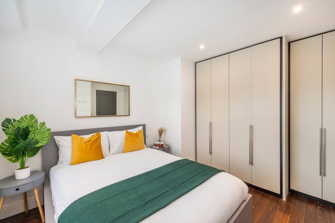 Serene One Bed, W/AC, Bidet, Walk to Baker Street in Flat 14 5 Cuthbert Street - Property image 9 - VivreStays