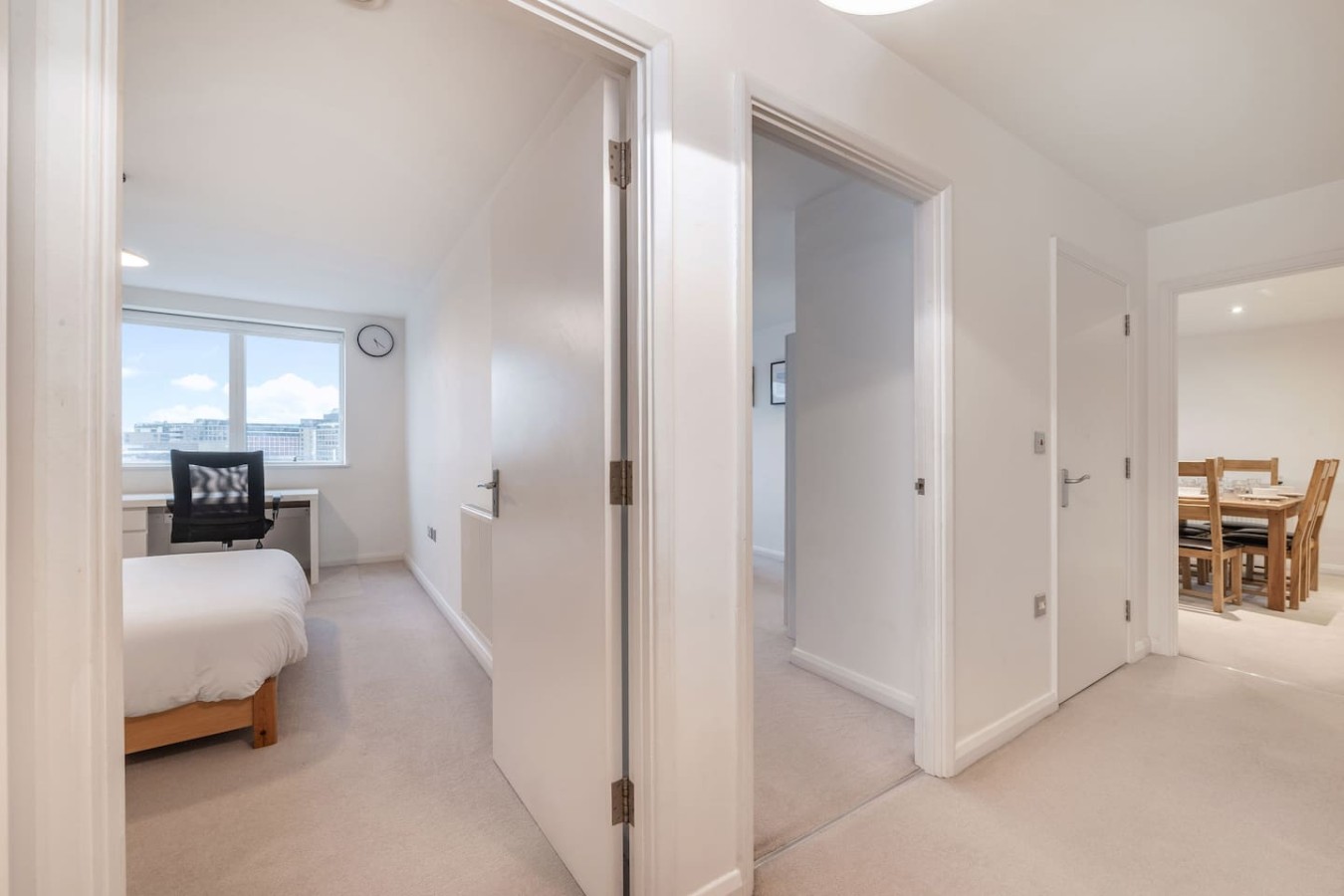 Luxury 2 Bed w/Balcony View, 4 Min Walk to Station in 10 Bard Road Flat 11 - Property image 17 - VivreStays