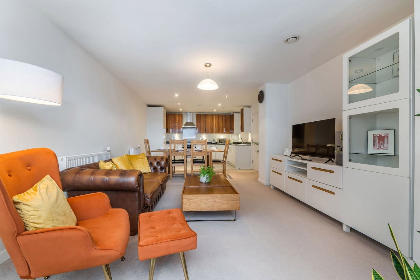 Luxury 2 Bed w/Balcony View, 4 Min Walk to Station in 10 Bard Road Flat 11 - Property image 13 - VivreStays