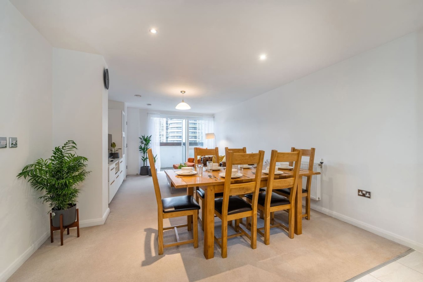 Luxury 2 Bed w/Balcony View, 4 Min Walk to Station in 10 Bard Road Flat 11 - Property image 12 - VivreStays