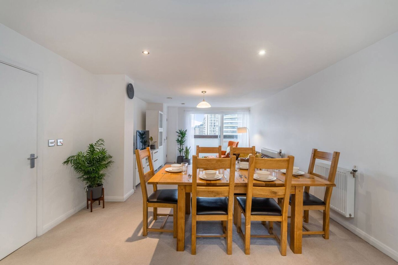 Luxury 2 Bed w/Balcony View, 4 Min Walk to Station in 10 Bard Road Flat 11 - Property image 7 - VivreStays