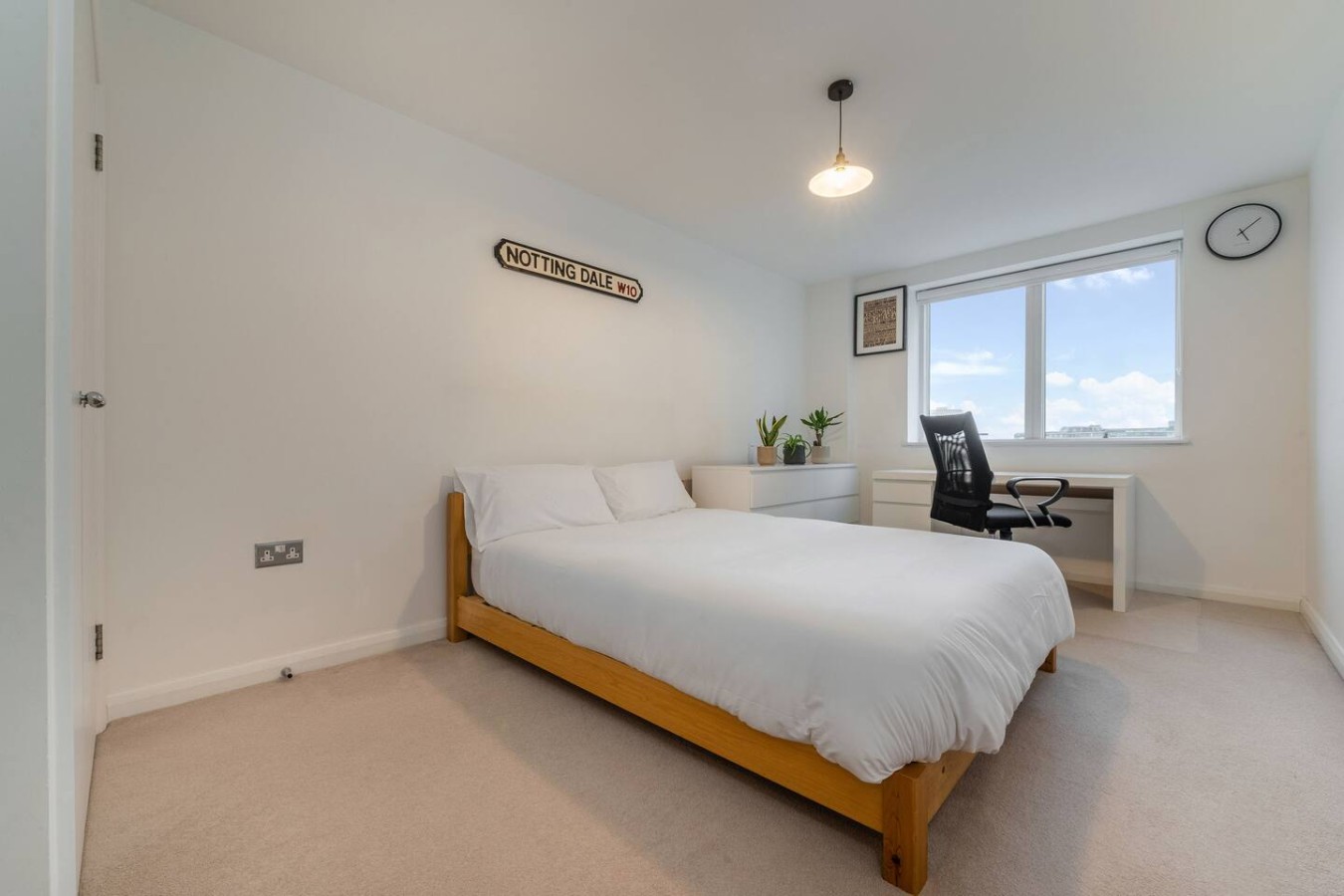 Luxury 2 Bed w/Balcony View, 4 Min Walk to Station in 10 Bard Road Flat 11 - Property image 8 - VivreStays