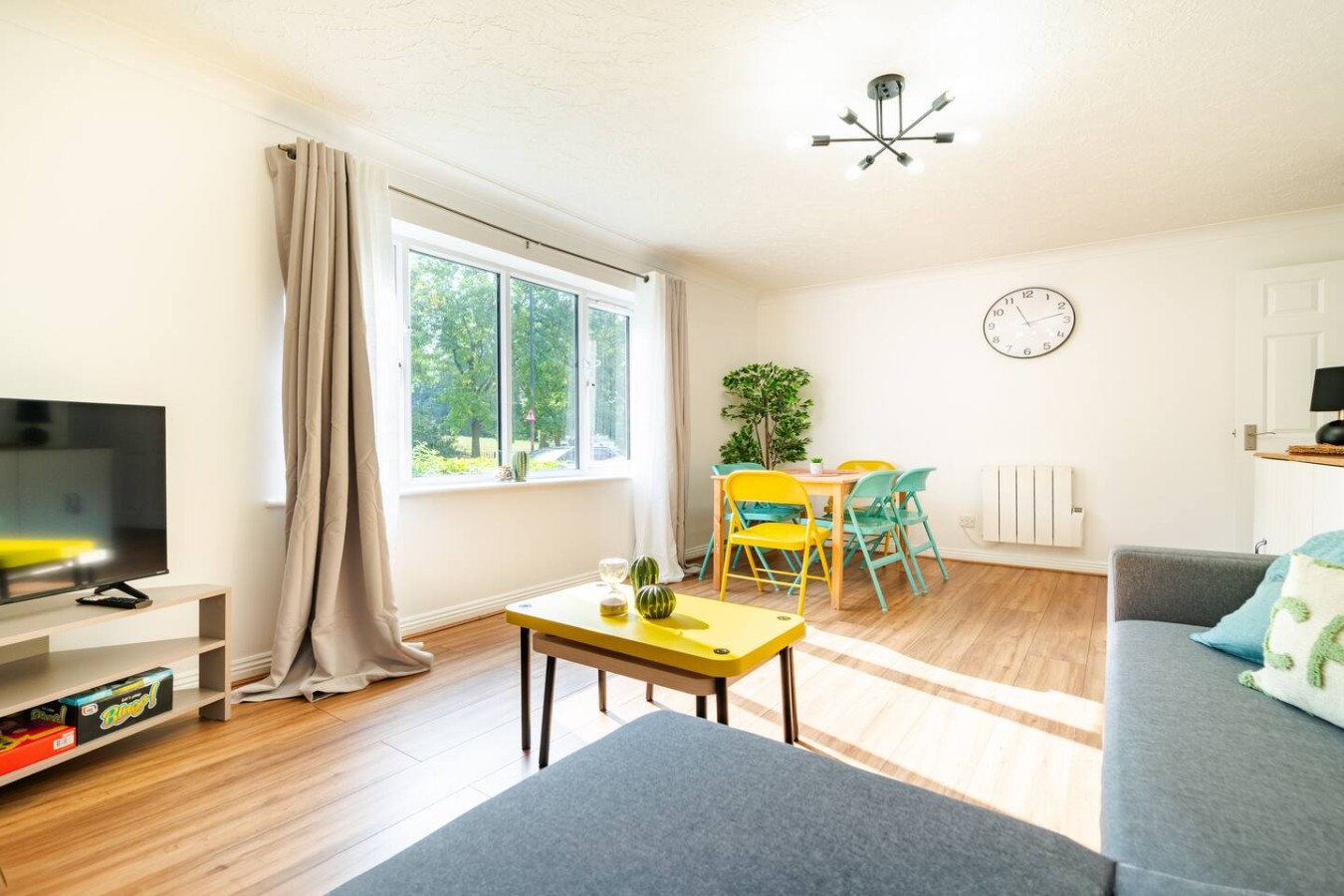 Cosy 2 Bed 2 Bath Elephant Castle With Parking in Riddell Court, 20 Albany Road Flat 9 Riddell Court - Property image 9 - VivreStays