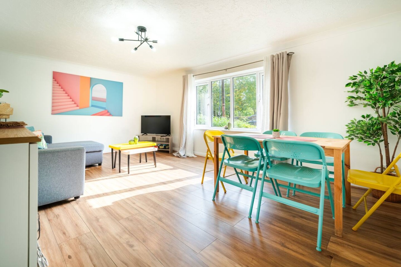 Cosy 2 Bed 2 Bath Elephant Castle With Parking in Riddell Court, 20 Albany Road Flat 9 Riddell Court - Property image 12 - VivreStays