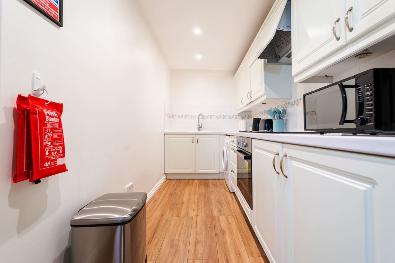Cosy 2 Bed 2 Bath Elephant Castle With Parking in Riddell Court, 20 Albany Road Flat 9 Riddell Court - Property image 18 - VivreStays