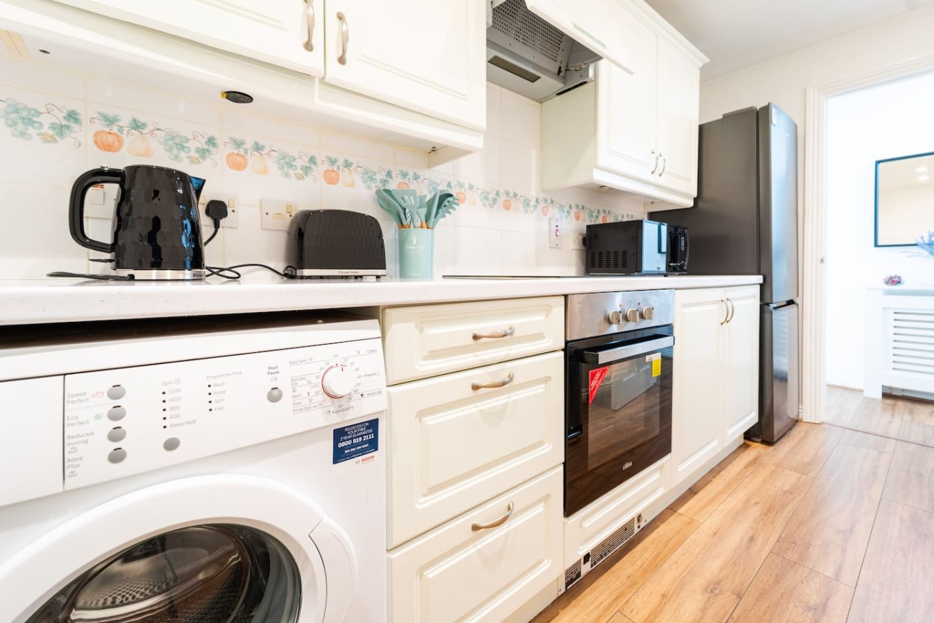 Cosy 2 Bed 2 Bath Elephant Castle With Parking in Riddell Court, 20 Albany Road Flat 9 Riddell Court - Property image 3 - VivreStays