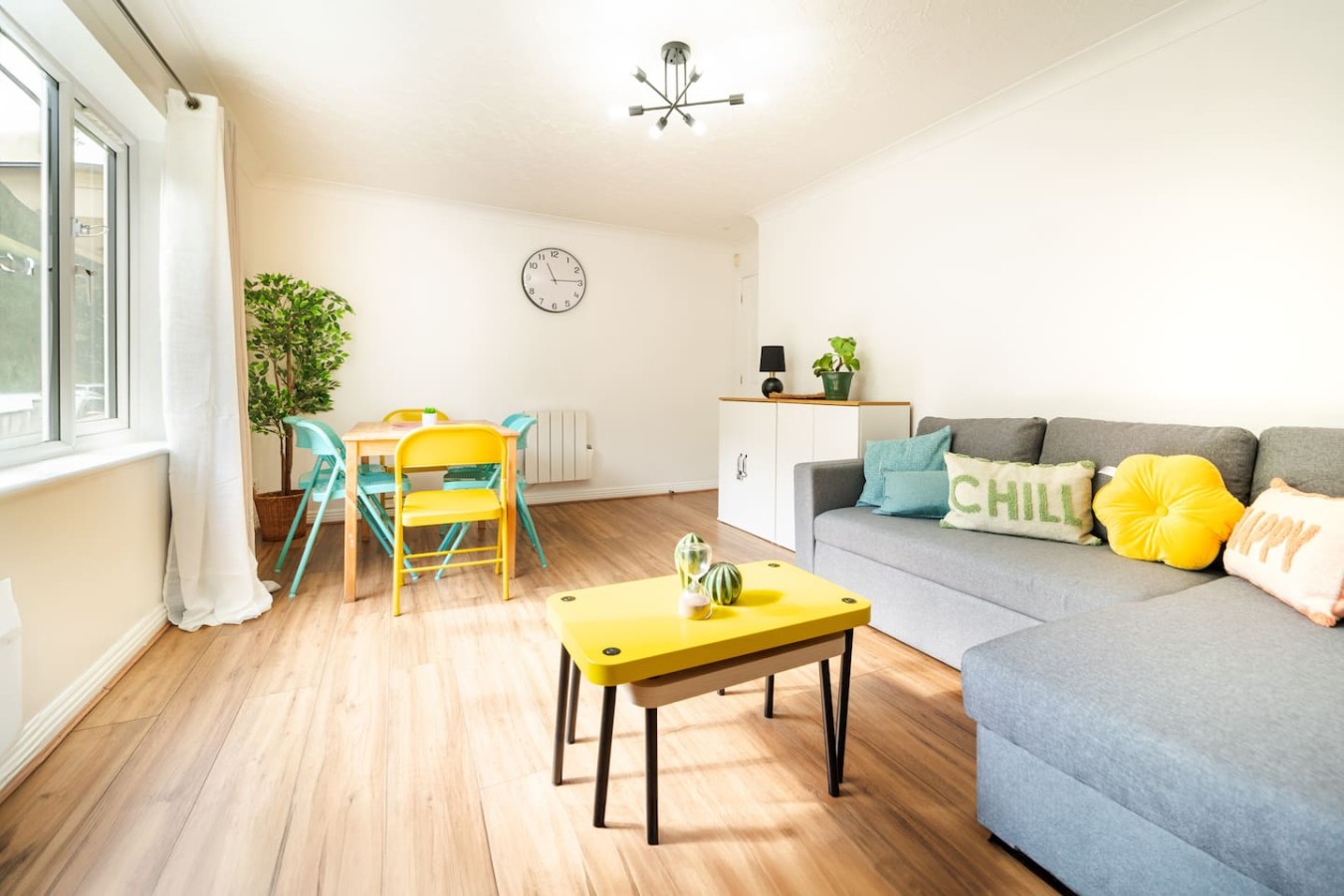 Cosy 2 Bed 2 Bath Elephant Castle With Parking in Riddell Court, 20 Albany Road Flat 9 Riddell Court - Property image 5 - VivreStays