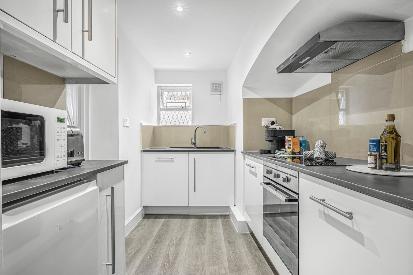 Cosy 3 Beds, 2 Bath, w/Garden in Central London in 34 Brechin Place - Property image 8 - VivreStays