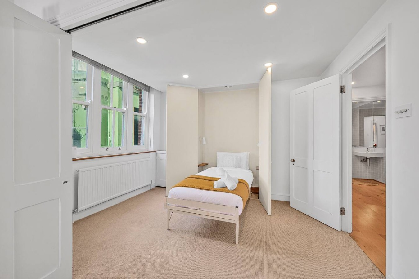 Cosy 3 Bed 3 Bath Covent Garden China Town Soho in Floral Street 28 - Property image 12 - VivreStays