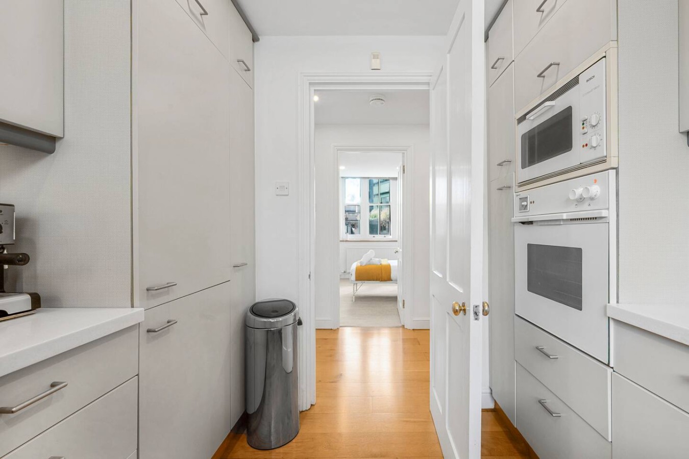 Cosy 3 Bed 3 Bath Covent Garden China Town Soho in Floral Street 28 - Property image 8 - VivreStays