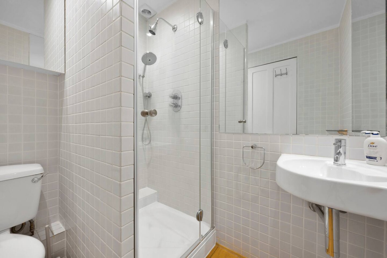Cosy 3 Bed 3 Bath Covent Garden China Town Soho in Floral Street 28 - Property image 11 - VivreStays