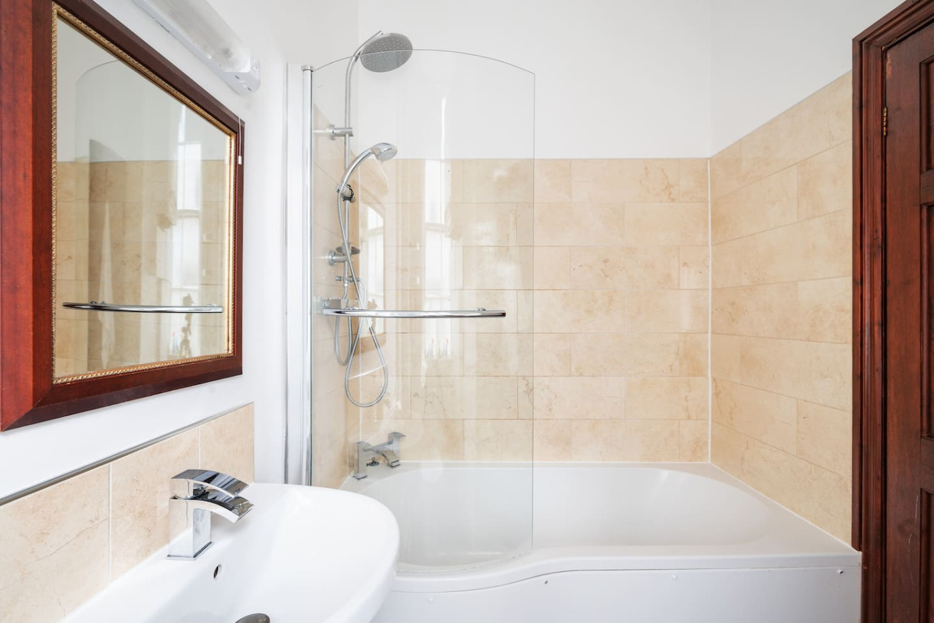 Fab flat in Holborn: 8 minutes from Covent Garden in 6 Gate Street Flat 2 - Property image 4 - VivreStays