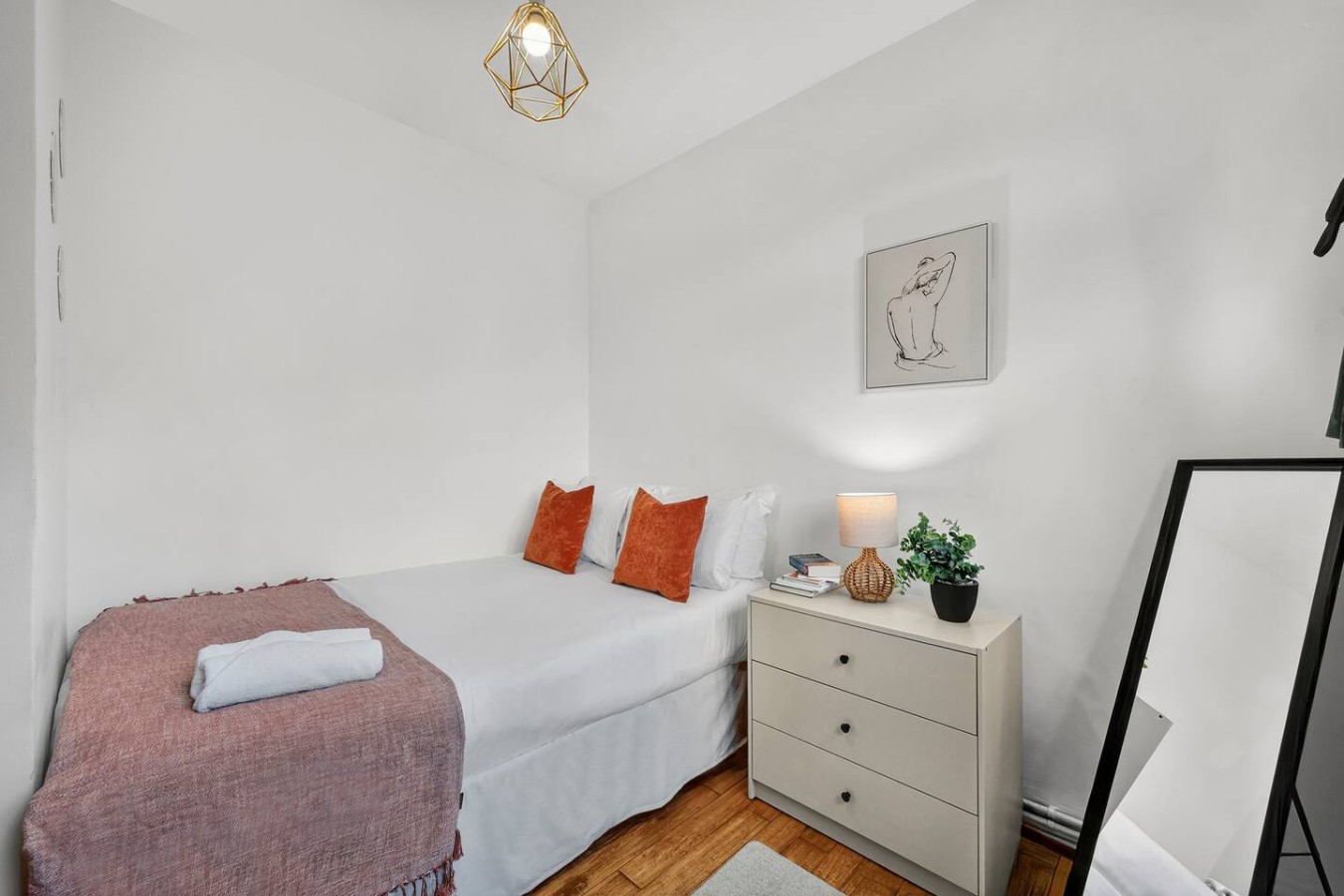 Spacious 2 Bedroom w/Balcony Hoxton, Old St, City in Bevenden Street - Property image 7 - VivreStays