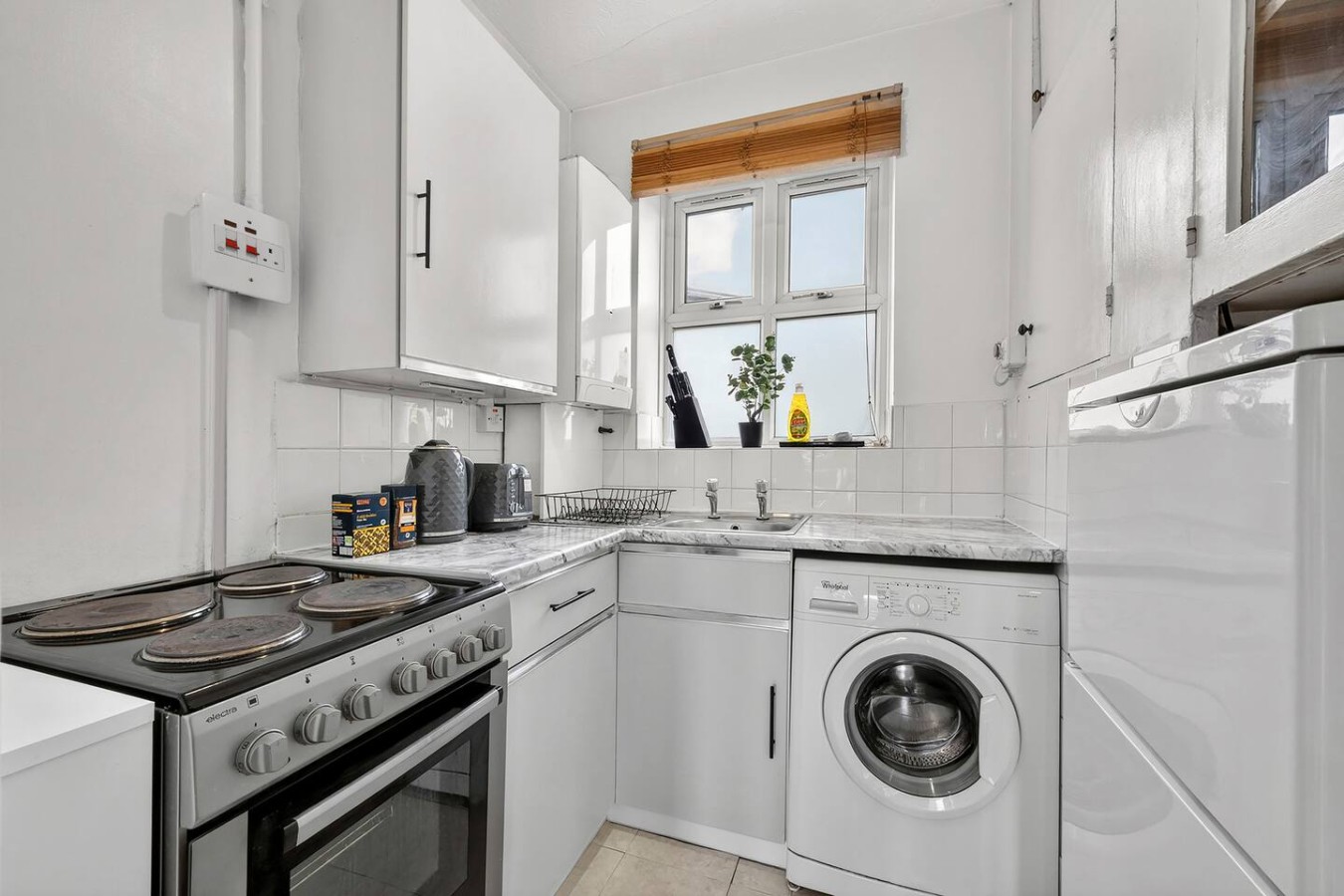 Spacious 2 Bedroom w/Balcony Hoxton, Old St, City in Bevenden Street - Property image 6 - VivreStays