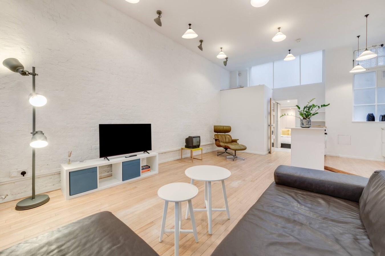 One Bed Urban Oasis Near Kings Cross St in 53 Bayham Place - Property image 14 - VivreStays