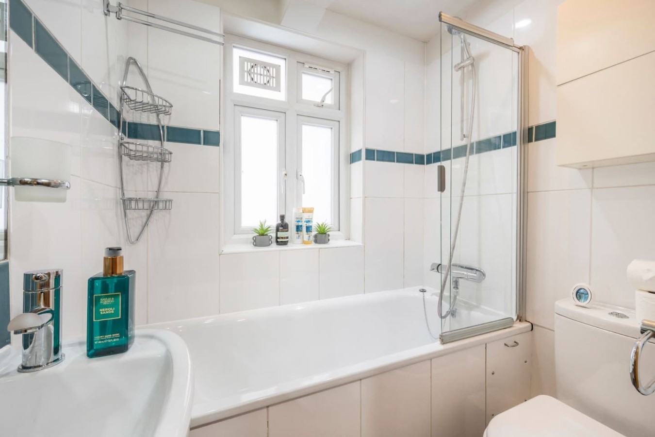 Rustic One Bedroom Apartment Baker Street in Oxford & Cambridge Mansions, Old Marylebone Road - Property image 8 - VivreStays